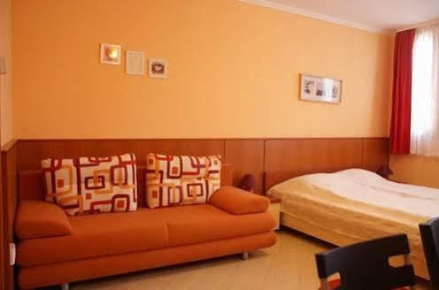 Vararok Apartman Gyula Exteriör bild